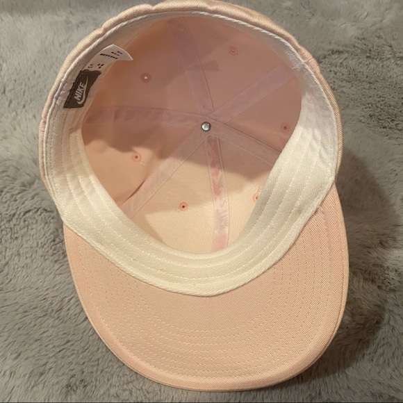 Nike pink hat - Picture 3 of 3